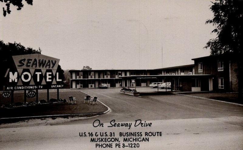 Seaway Motel - Vintage Postcard